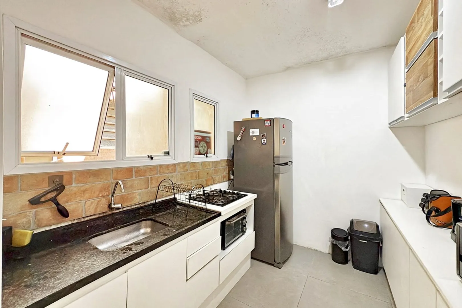 R$ 230.000 - &Oacute;TIMO APARTAMENTO T&Eacute;RREO - 62M2 - 2 DORM - REFORMADO  Porto Alegre - 