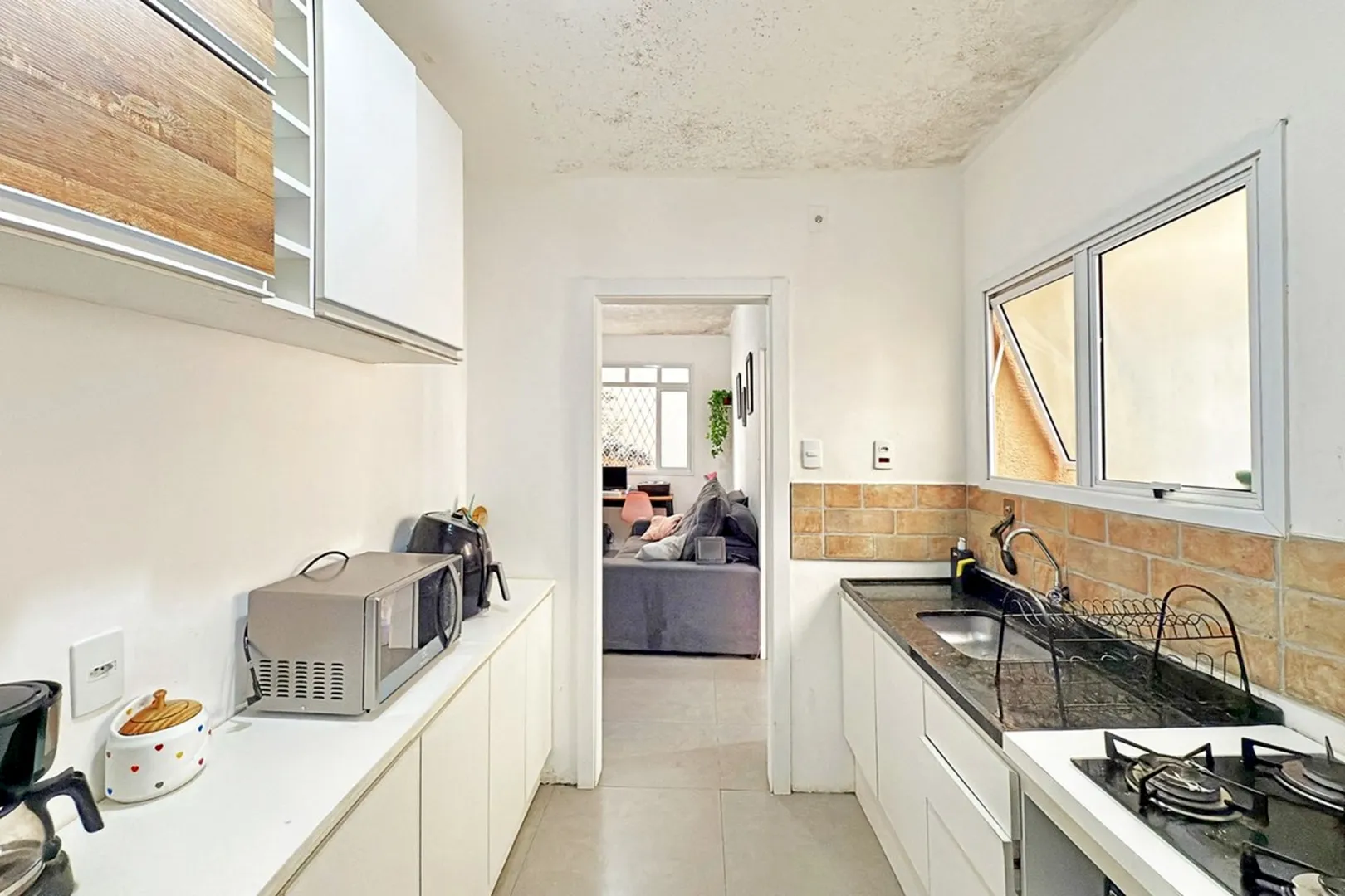 R$ 230.000 - &Oacute;TIMO APARTAMENTO T&Eacute;RREO - 62M2 - 2 DORM - REFORMADO  Porto Alegre - 