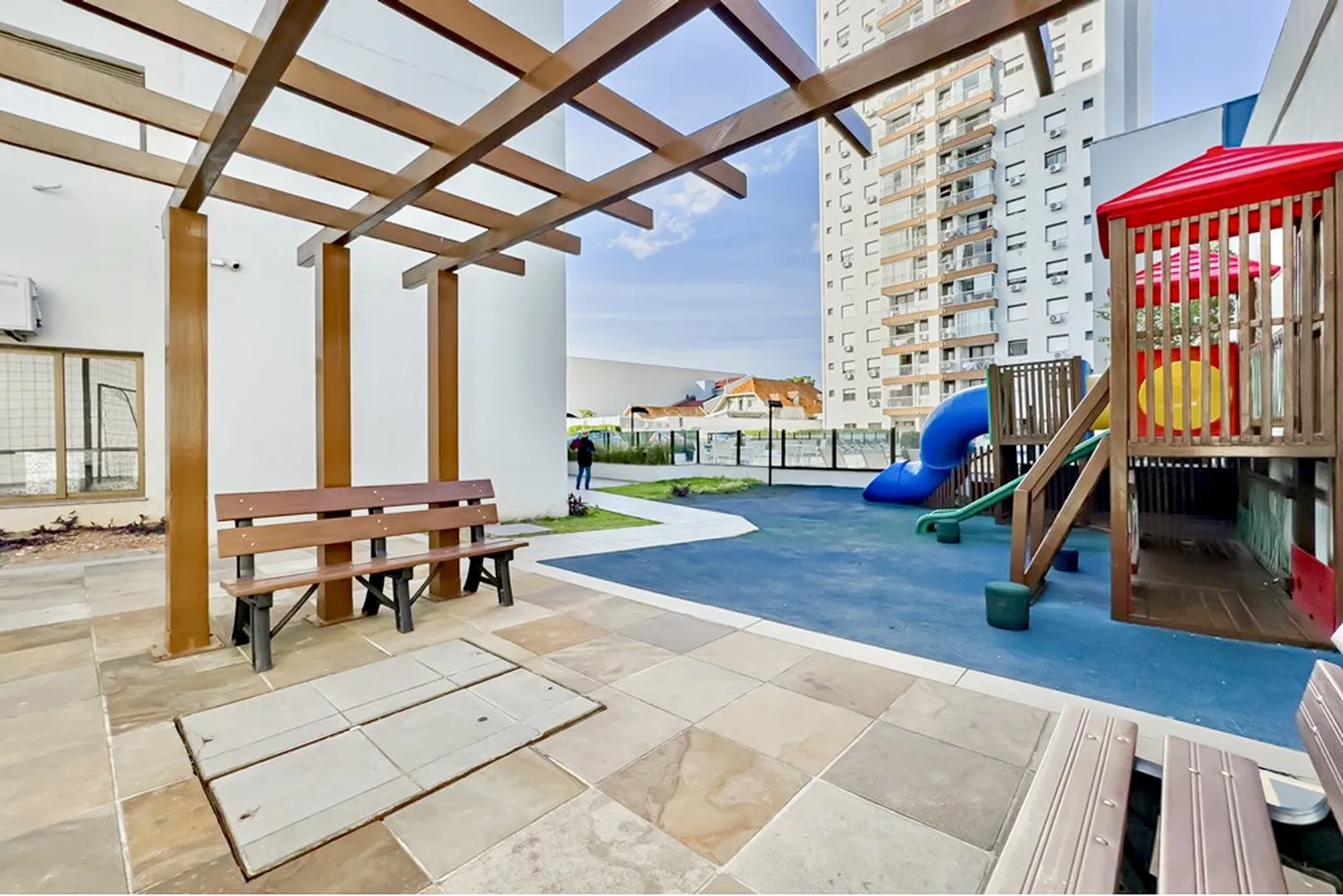 R$ 490.000 - &Oacute;TIMO APARTAMENTO - 62M2 - 2 DORM - SU&Iacute;TE - SACADA - 1 VAGA - INFRA  Porto Alegre - 