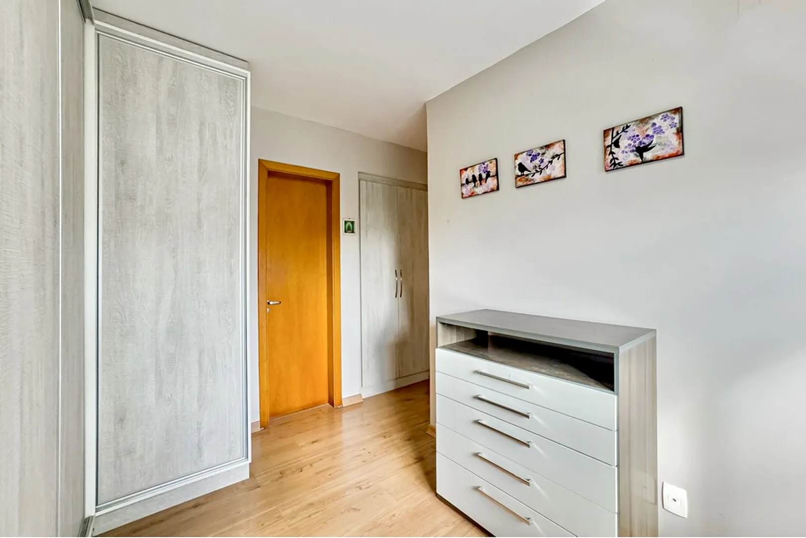R$ 490.000 - &Oacute;TIMO APARTAMENTO - 62M2 - 2 DORM - SU&Iacute;TE - SACADA - 1 VAGA - INFRA  Porto Alegre - 