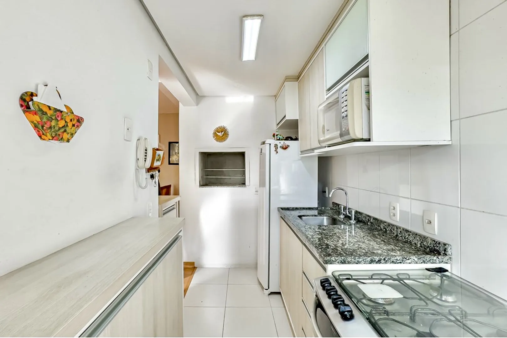 R$ 490.000 - &Oacute;TIMO APARTAMENTO - 62M2 - 2 DORM - SU&Iacute;TE - SACADA - 1 VAGA - INFRA  Porto Alegre - 
