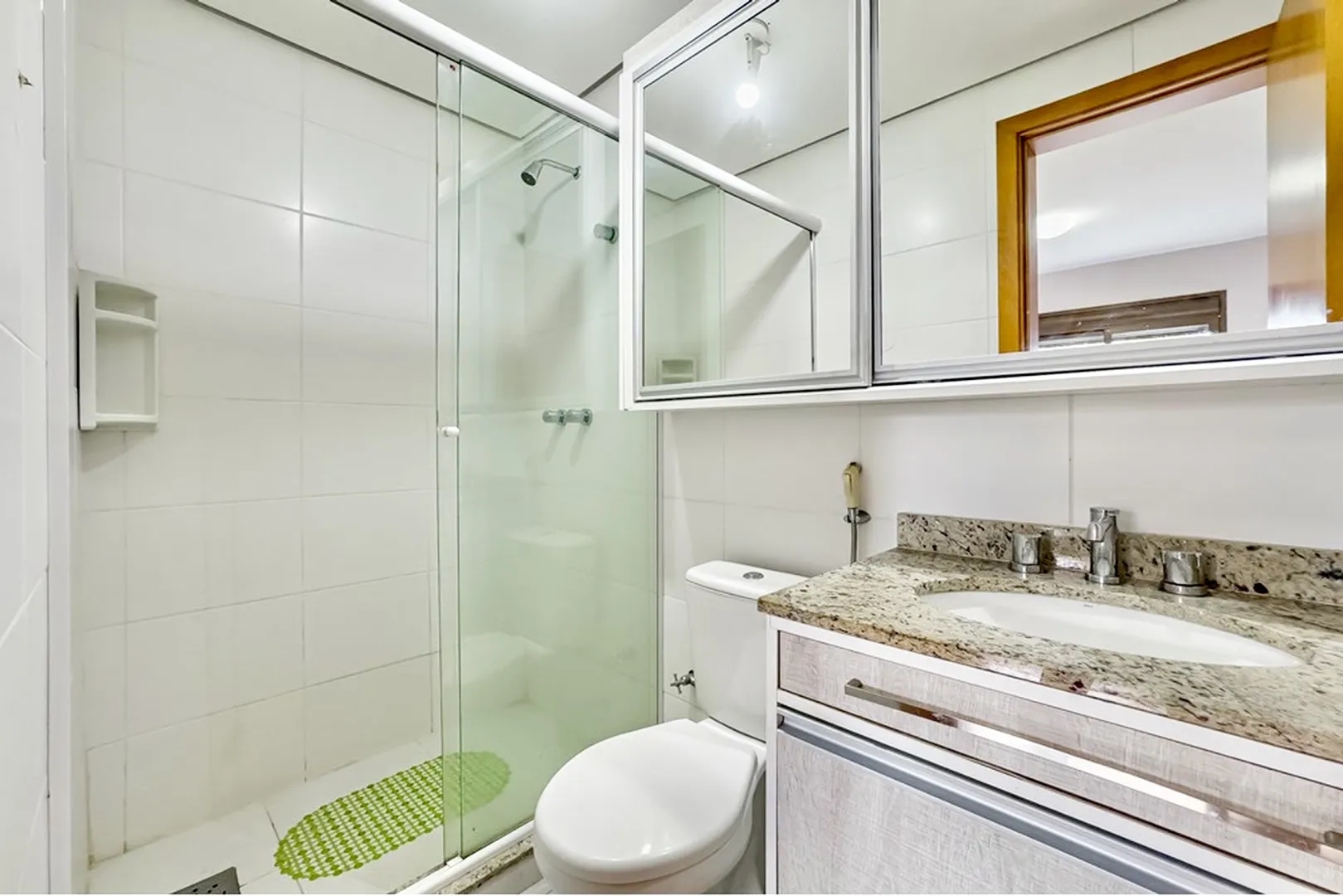 R$ 490.000 - &Oacute;TIMO APARTAMENTO - 62M2 - 2 DORM - SU&Iacute;TE - SACADA - 1 VAGA - INFRA  Porto Alegre - 