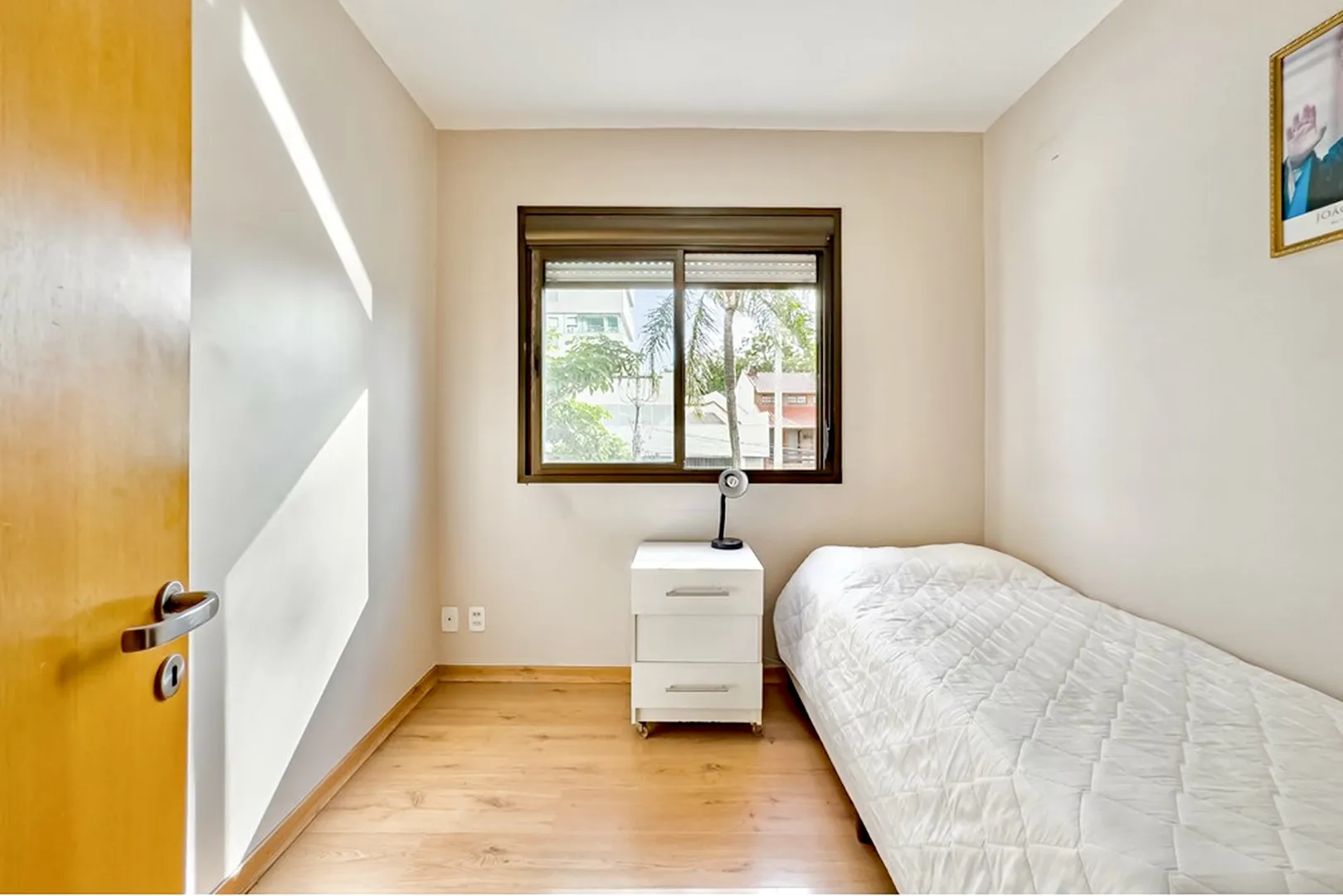 R$ 490.000 - &Oacute;TIMO APARTAMENTO - 62M2 - 2 DORM - SU&Iacute;TE - SACADA - 1 VAGA - INFRA  Porto Alegre - 