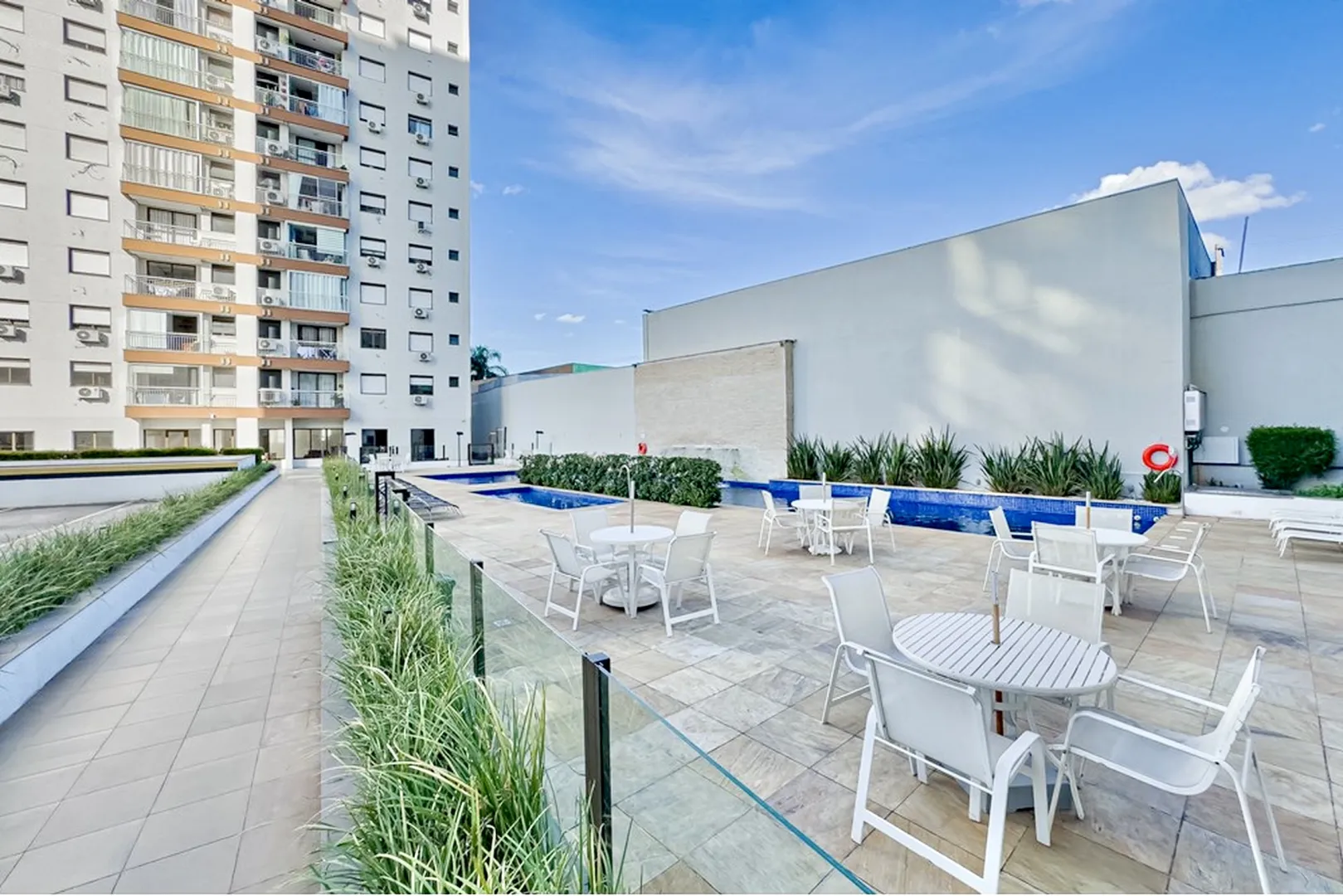 R$ 490.000 - &Oacute;TIMO APARTAMENTO - 62M2 - 2 DORM - SU&Iacute;TE - SACADA - 1 VAGA - INFRA  Porto Alegre - 
