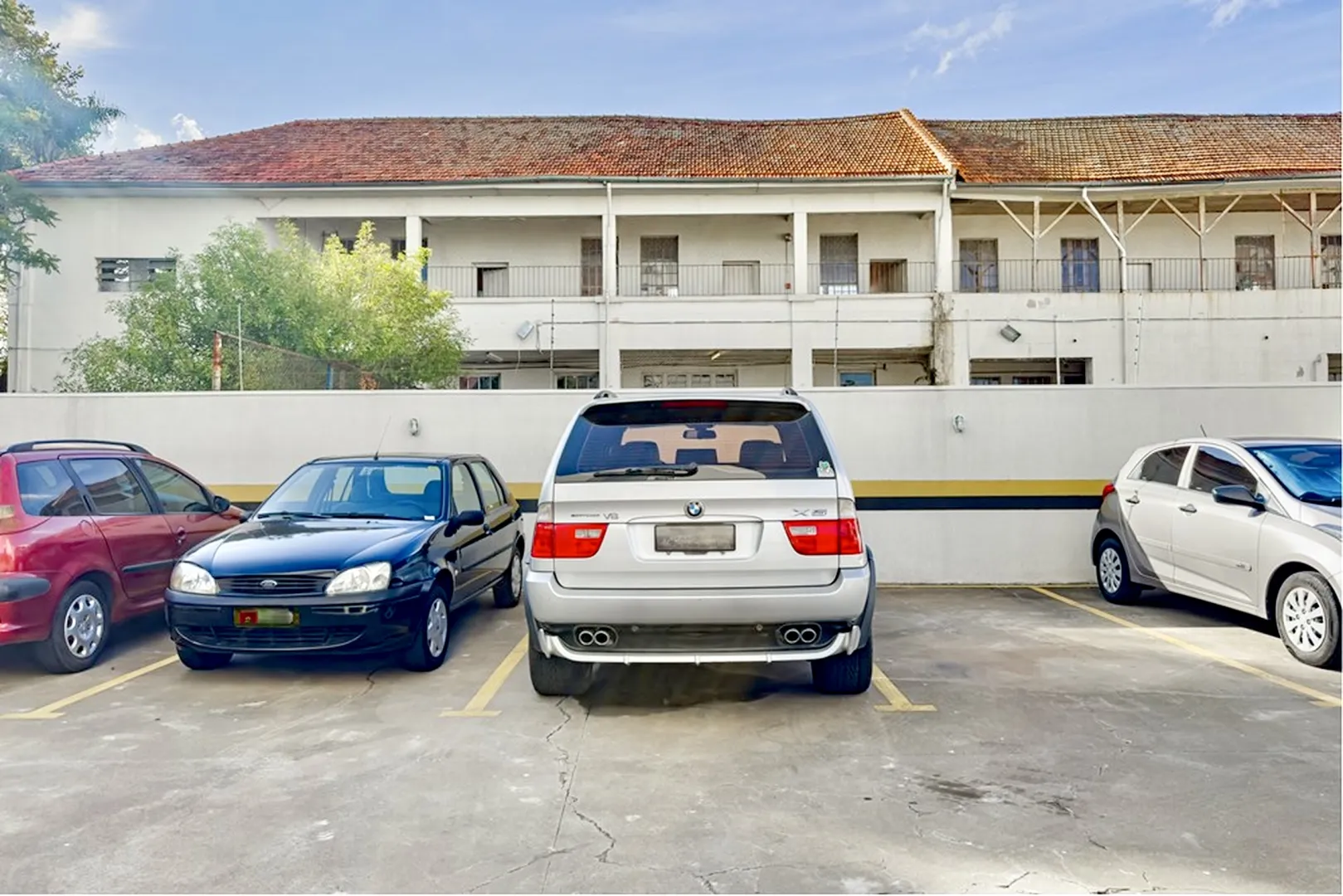 R$ 490.000 - &Oacute;TIMO APARTAMENTO - 62M2 - 2 DORM - SU&Iacute;TE - SACADA - 1 VAGA - INFRA  Porto Alegre - 