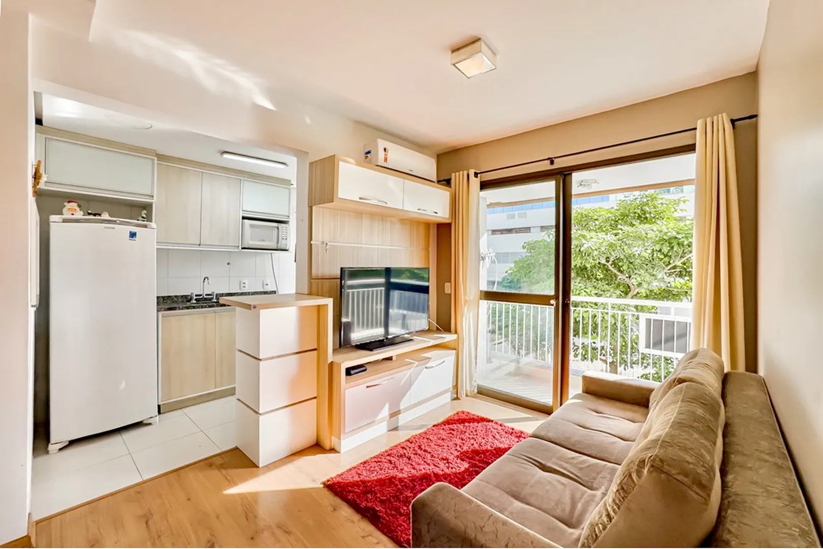 R$ 490.000 - &Oacute;TIMO APARTAMENTO - 62M2 - 2 DORM - SU&Iacute;TE - SACADA - 1 VAGA - INFRA  Porto Alegre - 