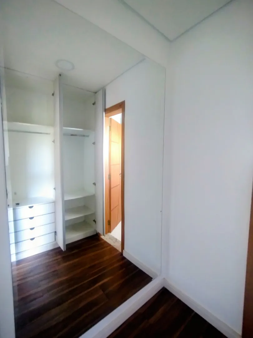 Casa de alto padr&atilde;o &agrave; venda no condom&iacute;nio Pontal das Gar&ccedil;as  Igaratá - 