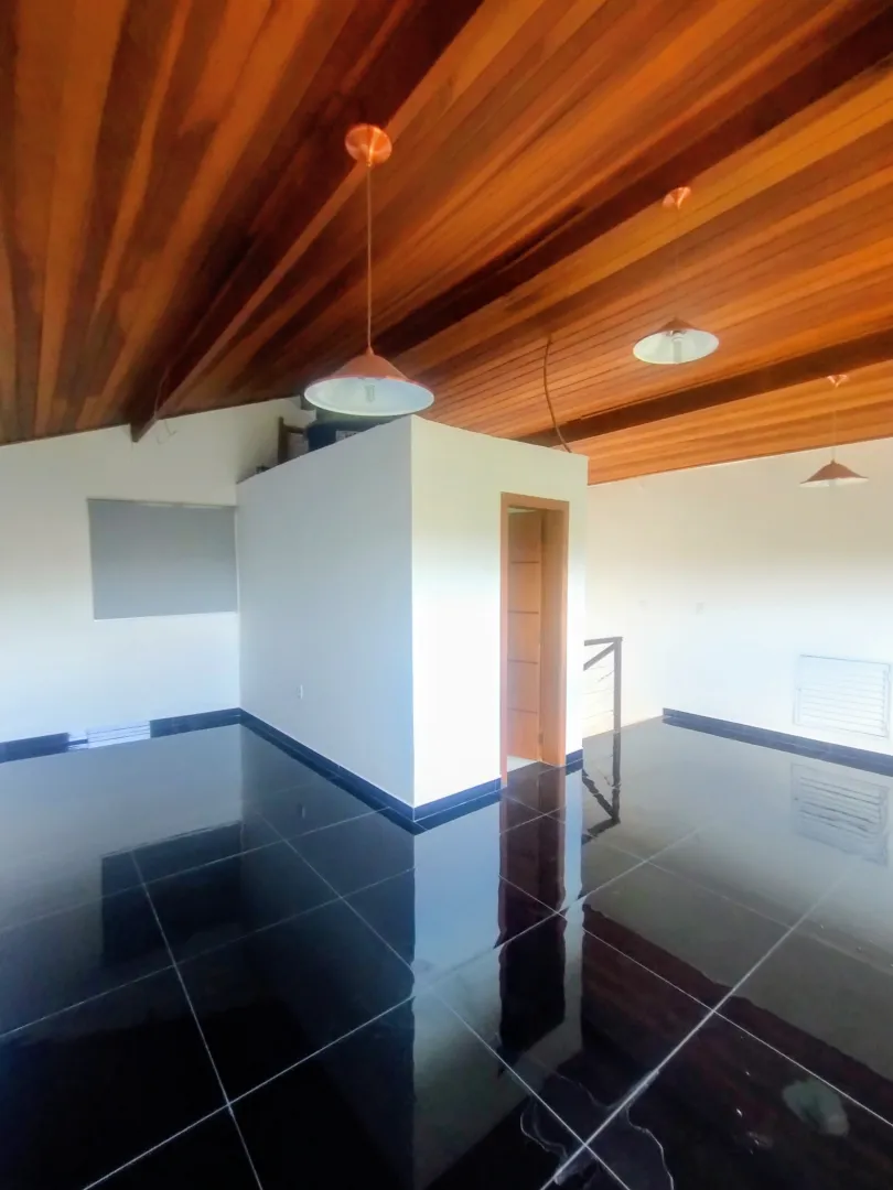 Casa de alto padr&atilde;o &agrave; venda no condom&iacute;nio Pontal das Gar&ccedil;as  Igaratá - 