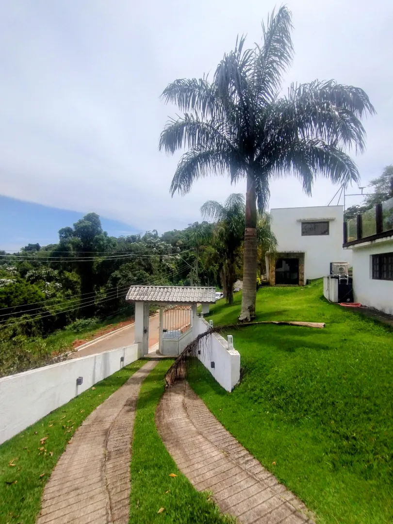 Casa de alto padr&atilde;o &agrave; venda no condom&iacute;nio Pontal das Gar&ccedil;as  Igaratá - 
