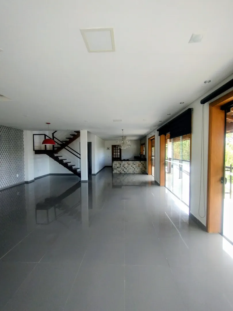 Casa de alto padr&atilde;o &agrave; venda no condom&iacute;nio Pontal das Gar&ccedil;as  Igaratá - 
