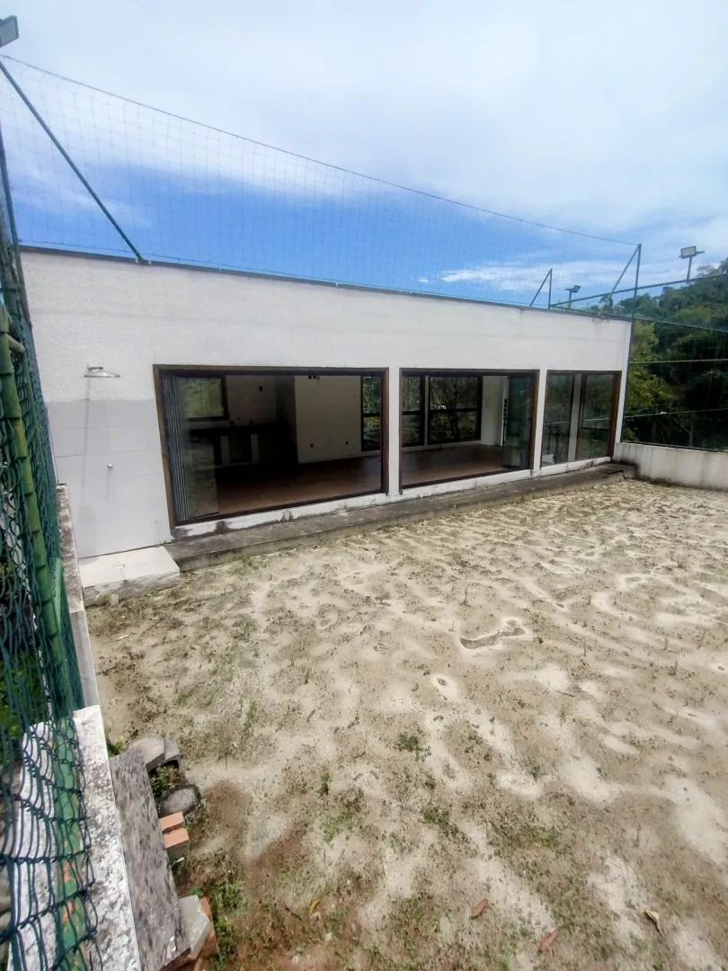 Casa de alto padr&atilde;o &agrave; venda no condom&iacute;nio Pontal das Gar&ccedil;as  Igaratá - 