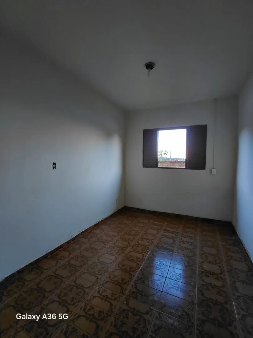 Casa com quintal espa&ccedil;oso  Santa Cruz do Rio Pardo - 