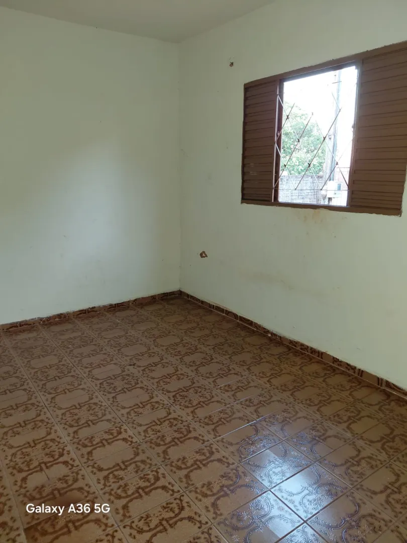 Casa com quintal espa&ccedil;oso  Santa Cruz do Rio Pardo - 