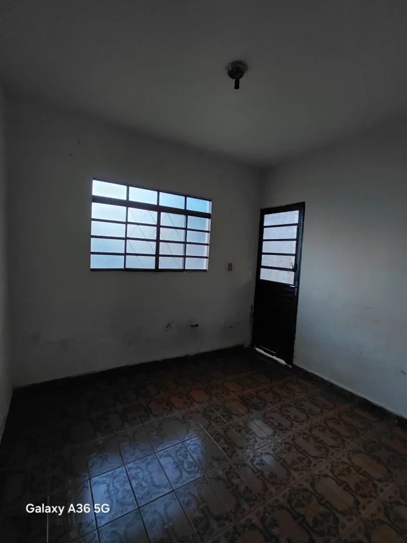 Casa com quintal espa&ccedil;oso  Santa Cruz do Rio Pardo - 