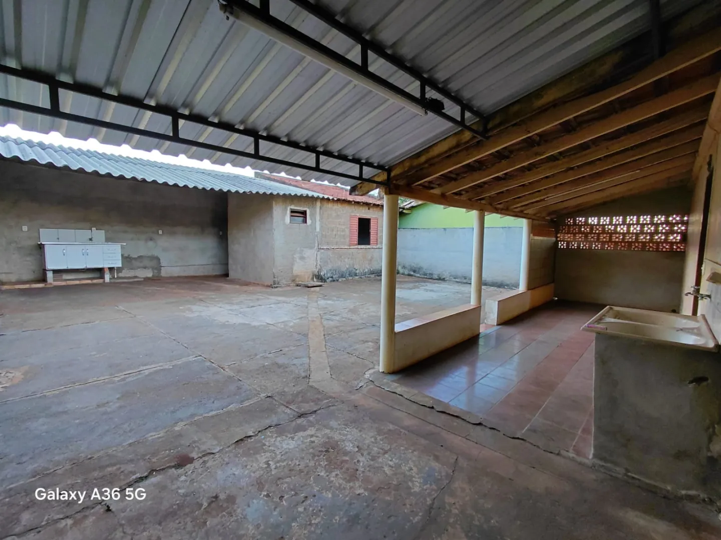 Casa com quintal espa&ccedil;oso  Santa Cruz do Rio Pardo - 