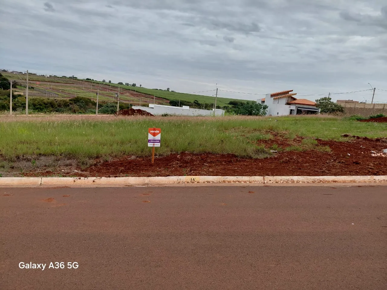 Terreno com tamanho de 280m quadrados  Santa Cruz do Rio Pardo - 