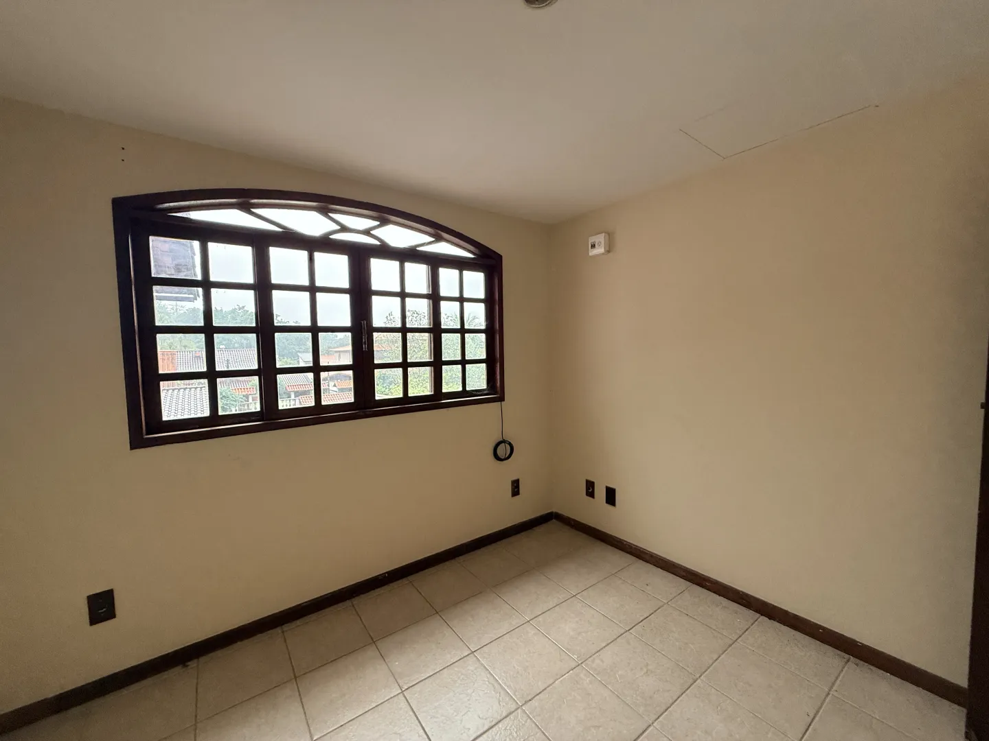 Casa Duplex com 4 Quartos, Piscina e Chal&eacute; em Condom&iacute;nio Fechado &mdash; Guapimirim/RJ  Guapimirim - 