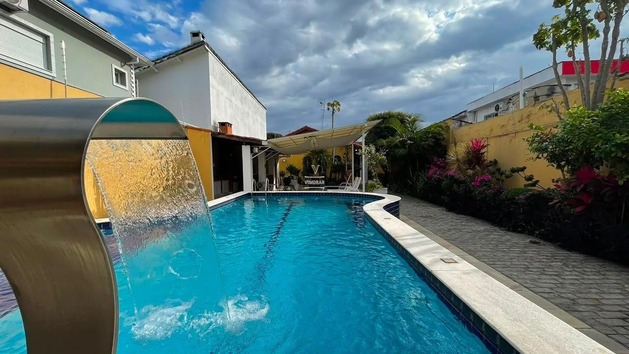 Casa t&eacute;rrea 4 su&iacute;tes + 6 vagas de garagem  Guarulhos - 