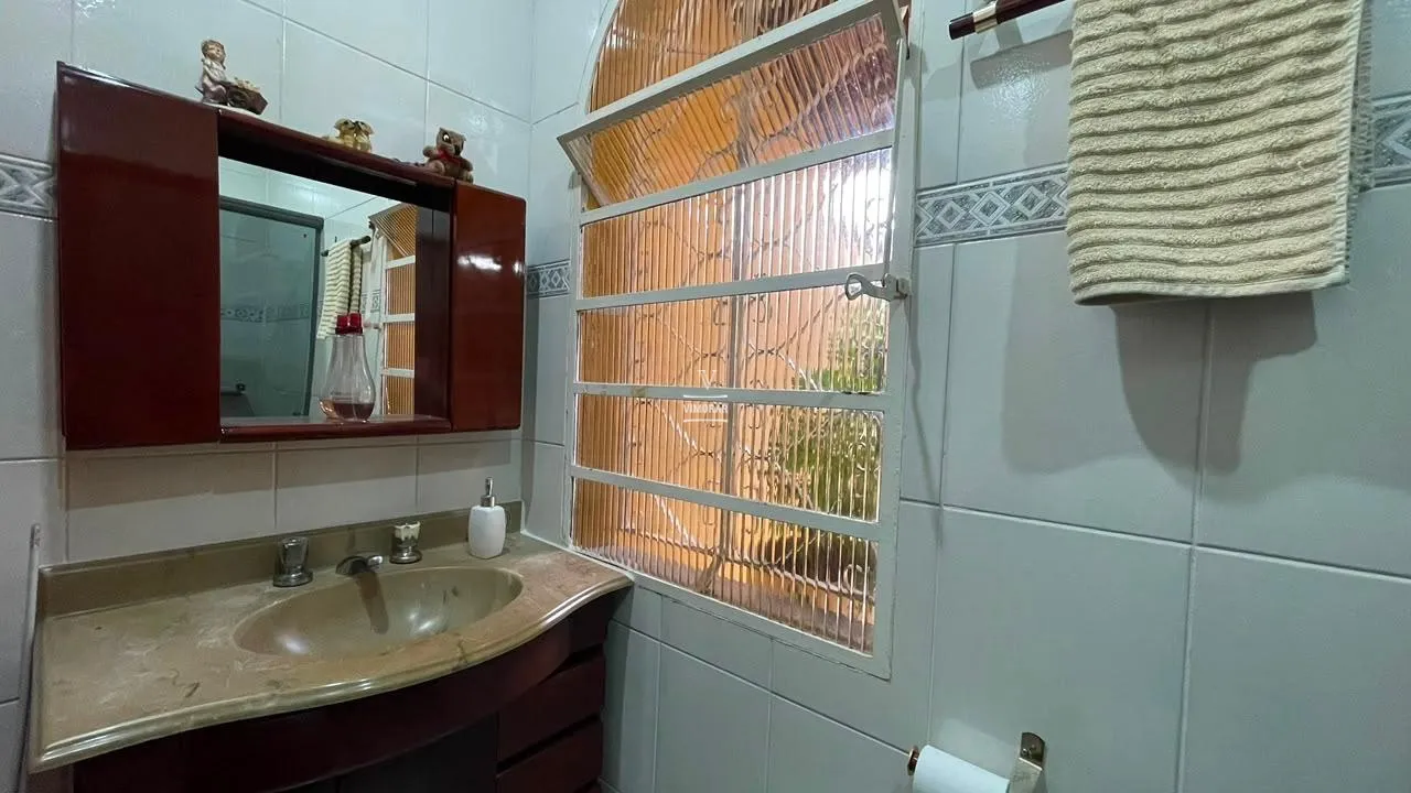 Casa t&eacute;rrea 4 su&iacute;tes + 6 vagas de garagem  Guarulhos - 