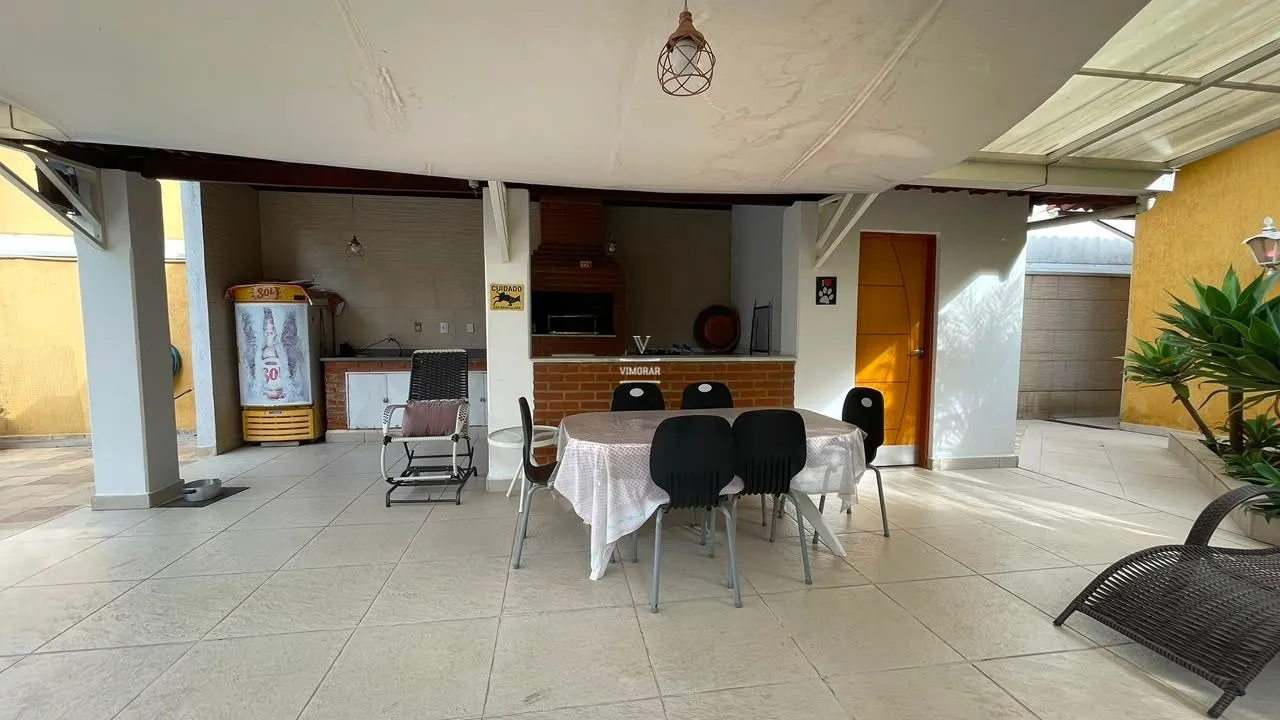 Casa t&eacute;rrea 4 su&iacute;tes + 6 vagas de garagem  Guarulhos - 