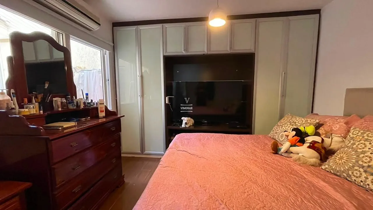 Casa t&eacute;rrea 4 su&iacute;tes + 6 vagas de garagem  Guarulhos - 