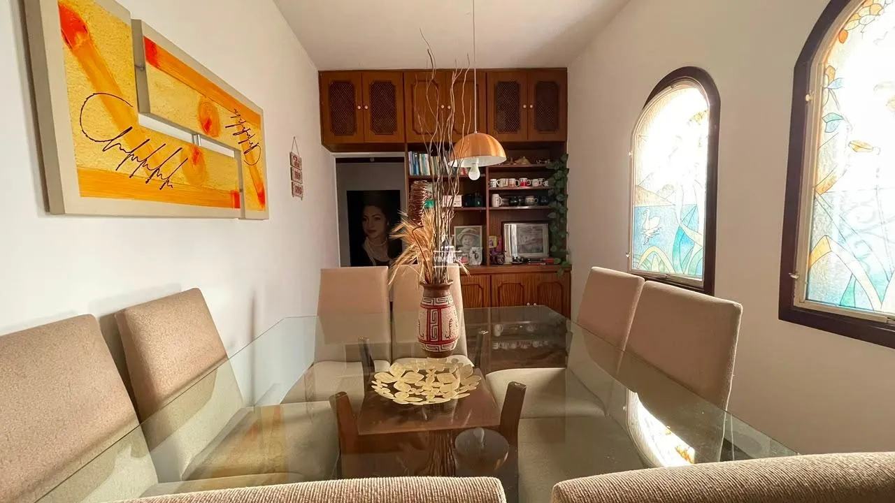 Casa t&eacute;rrea 4 su&iacute;tes + 6 vagas de garagem  Guarulhos - 
