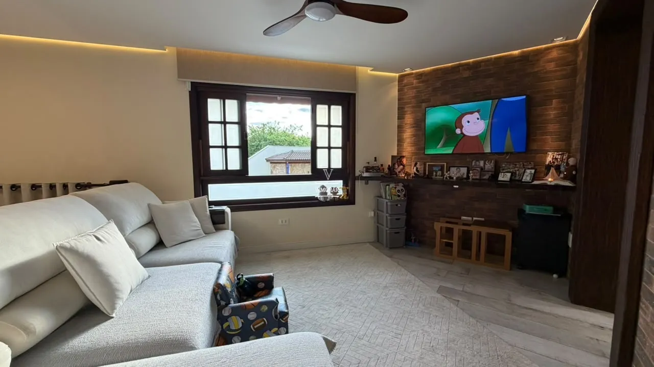 Sobrado 6 dormit&oacute;rios sendo 3 su&iacute;tes + &aacute;rea gourmet com piscina  Guarulhos - 