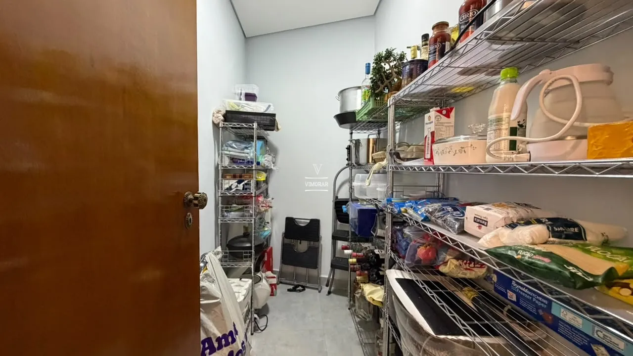 Sobrado 6 dormit&oacute;rios sendo 3 su&iacute;tes + &aacute;rea gourmet com piscina  Guarulhos - 