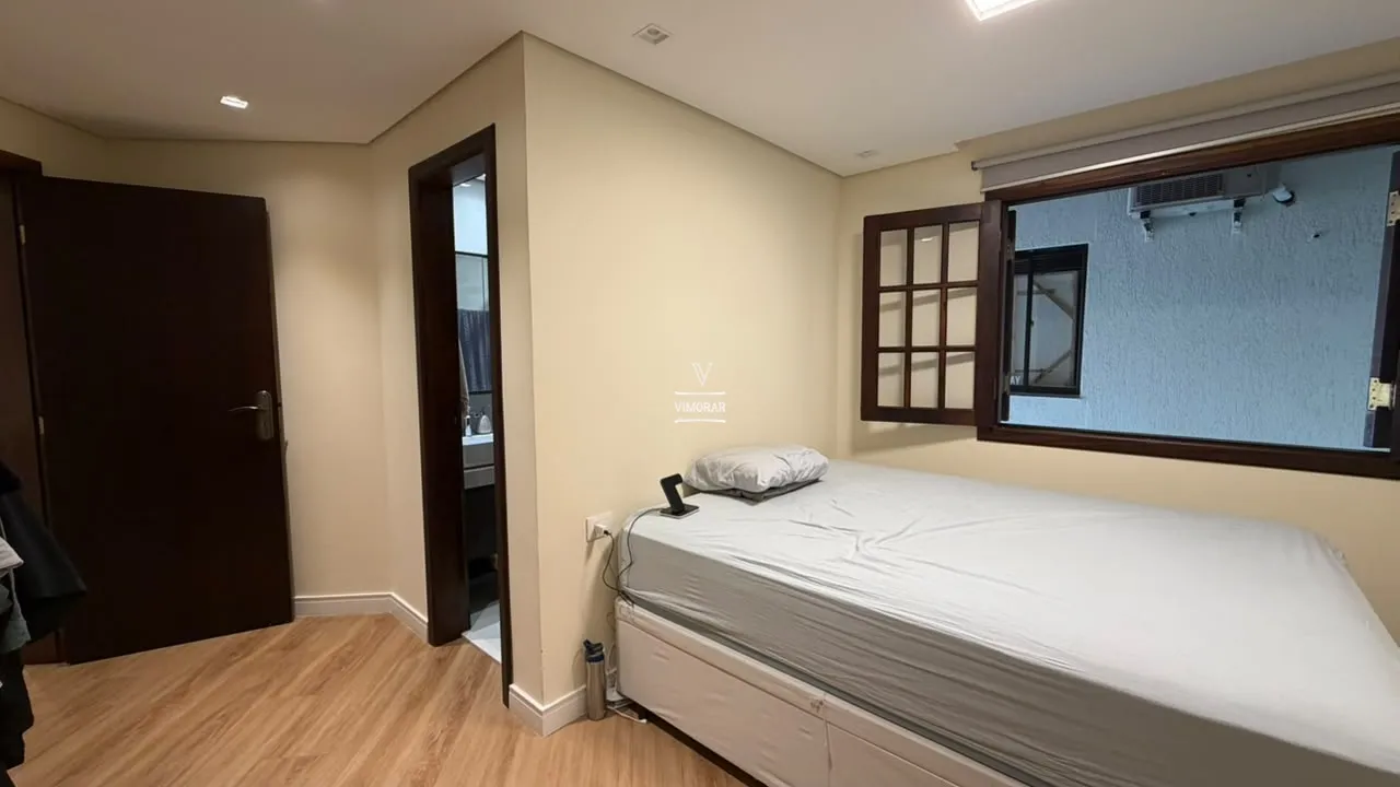 Sobrado 6 dormit&oacute;rios sendo 3 su&iacute;tes + &aacute;rea gourmet com piscina  Guarulhos - 