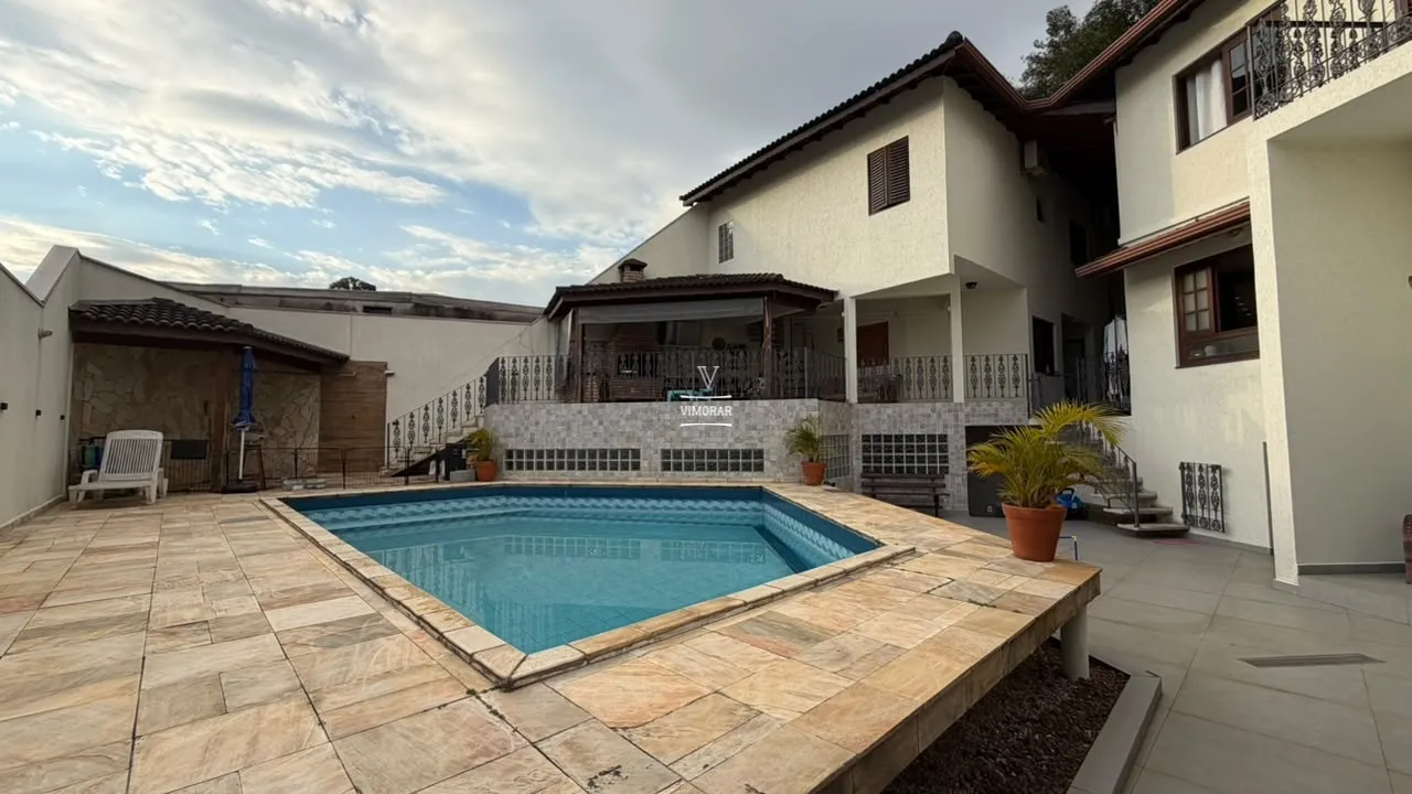 Sobrado 6 dormit&oacute;rios sendo 3 su&iacute;tes + &aacute;rea gourmet com piscina  Guarulhos - 