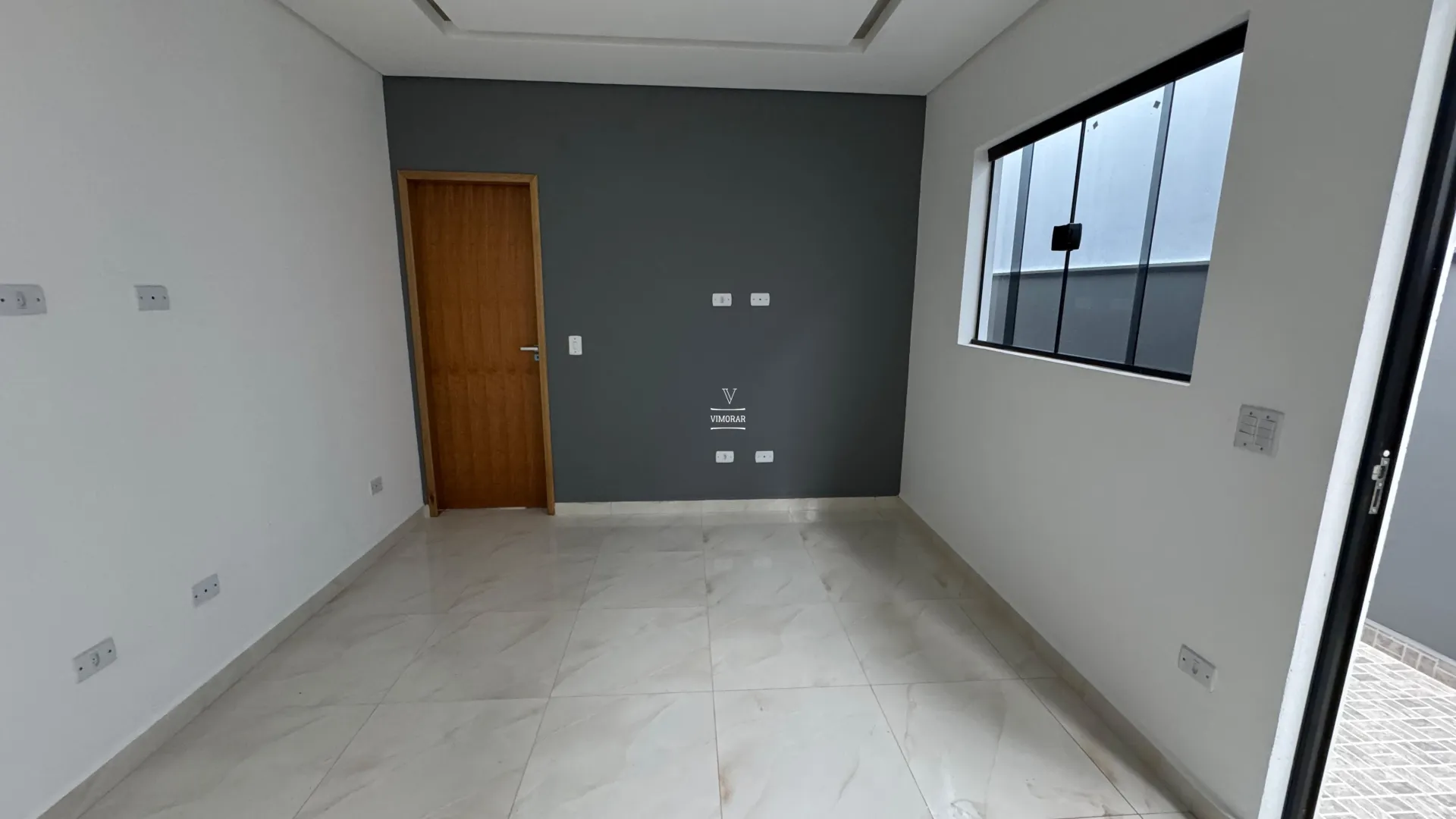Casa t&eacute;rrea 3 dormit&oacute;rios sendo 1 su&iacute;te + 2 vagas de garagem  Itaquaquecetuba - 
