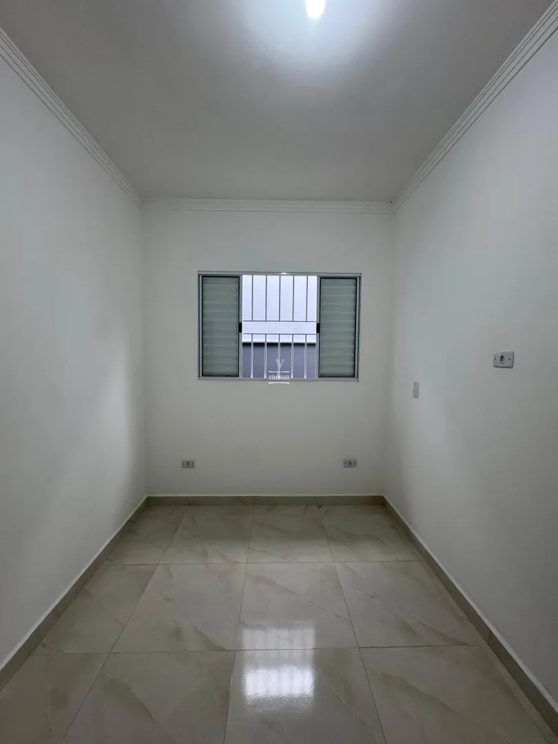 Casa t&eacute;rrea 3 dormit&oacute;rios sendo 1 su&iacute;te + 2 vagas de garagem  Itaquaquecetuba - 