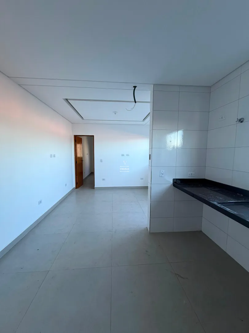 Casa t&eacute;rrea 2 dormit&oacute;rios sendo 1 su&iacute;te + 2 vagas de garagem  Itaquaquecetuba - 