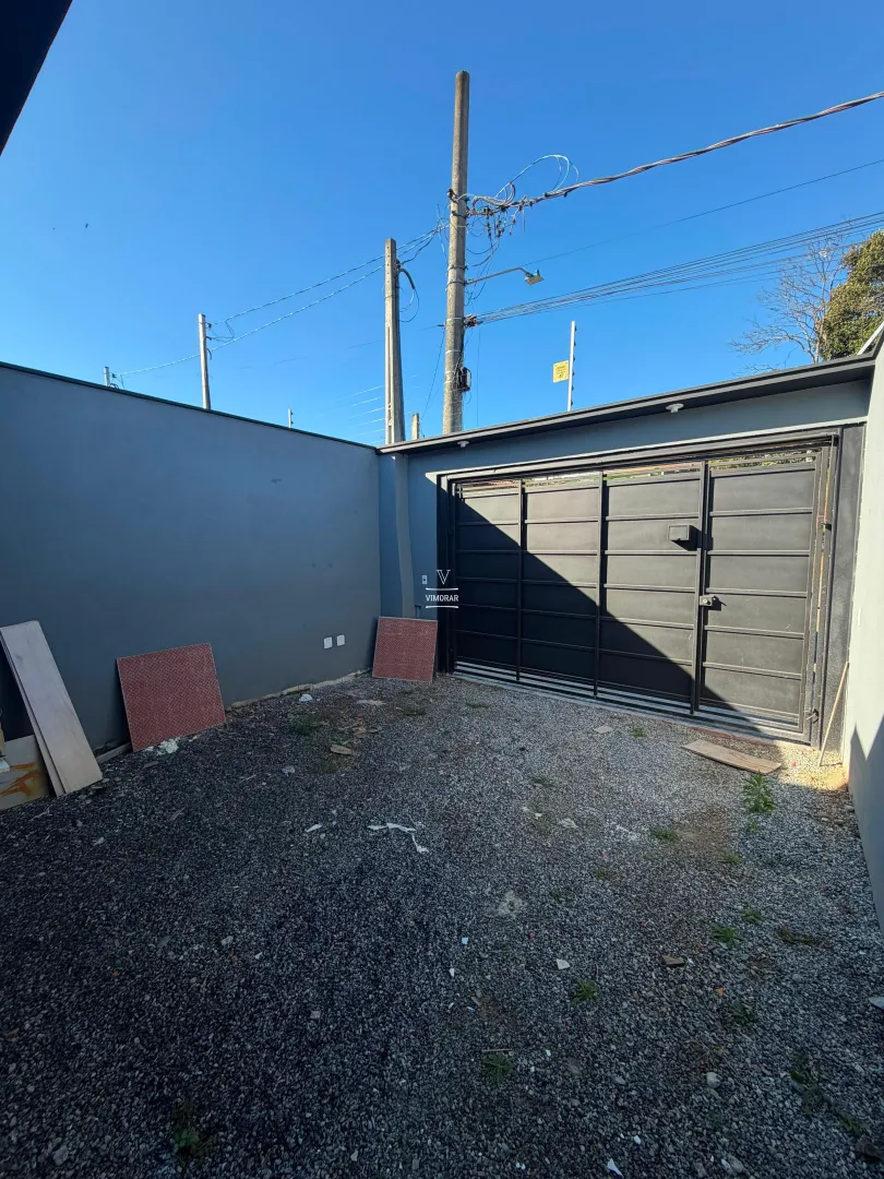 Casa t&eacute;rrea 2 dormit&oacute;rios sendo 1 su&iacute;te + 2 vagas de garagem  Itaquaquecetuba - 
