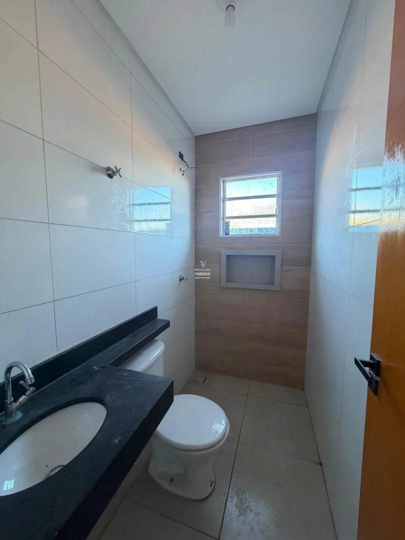 Casa t&eacute;rrea 2 dormit&oacute;rios sendo 1 su&iacute;te + 2 vagas de garagem  Itaquaquecetuba - 