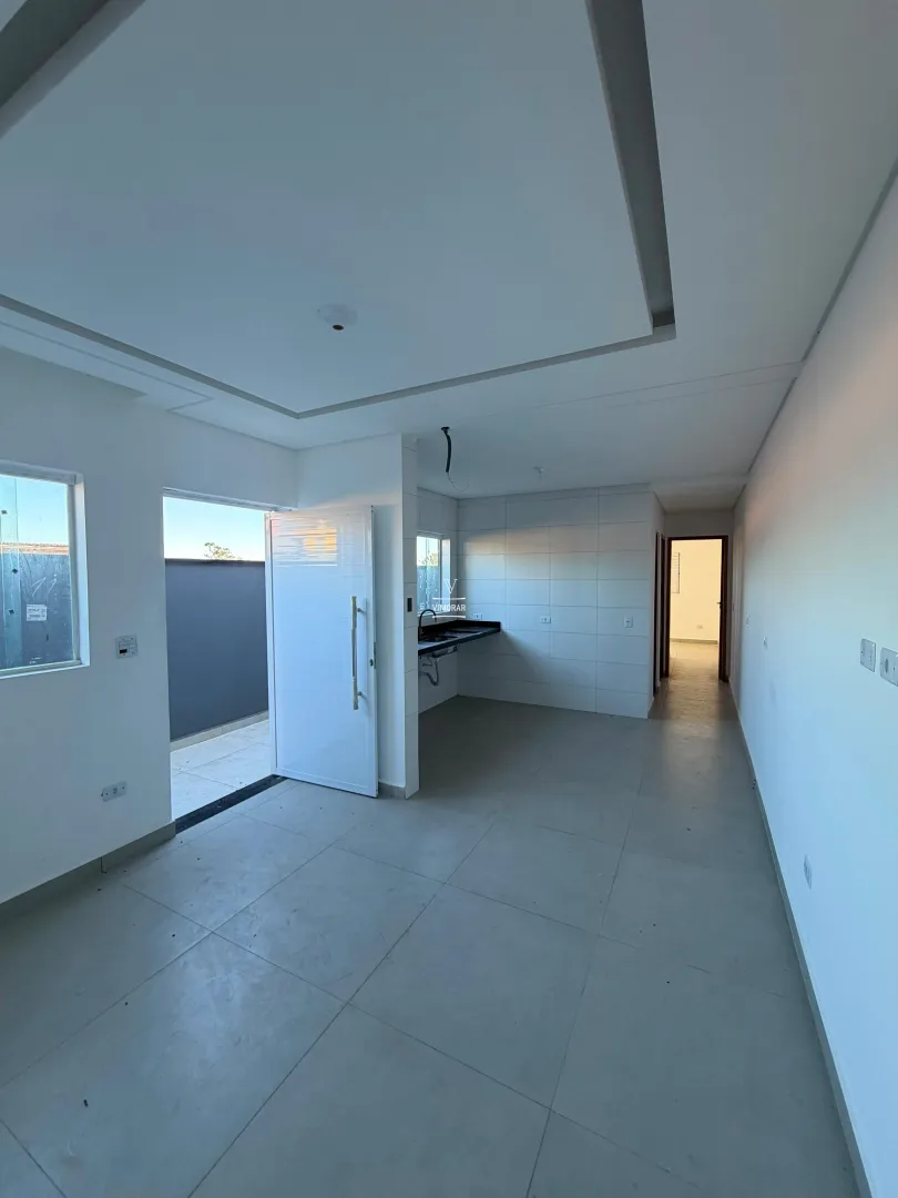 Casa t&eacute;rrea 2 dormit&oacute;rios sendo 1 su&iacute;te + 2 vagas de garagem  Itaquaquecetuba - 