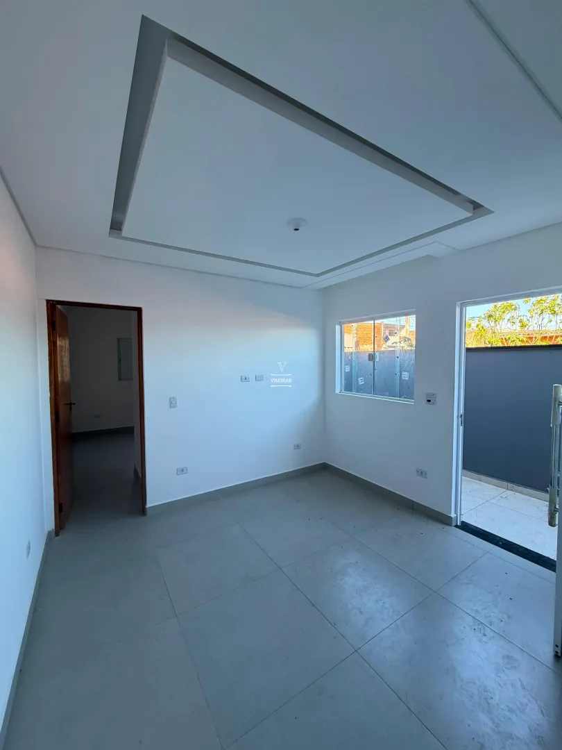 Casa t&eacute;rrea 2 dormit&oacute;rios sendo 1 su&iacute;te + 2 vagas de garagem  Itaquaquecetuba - 