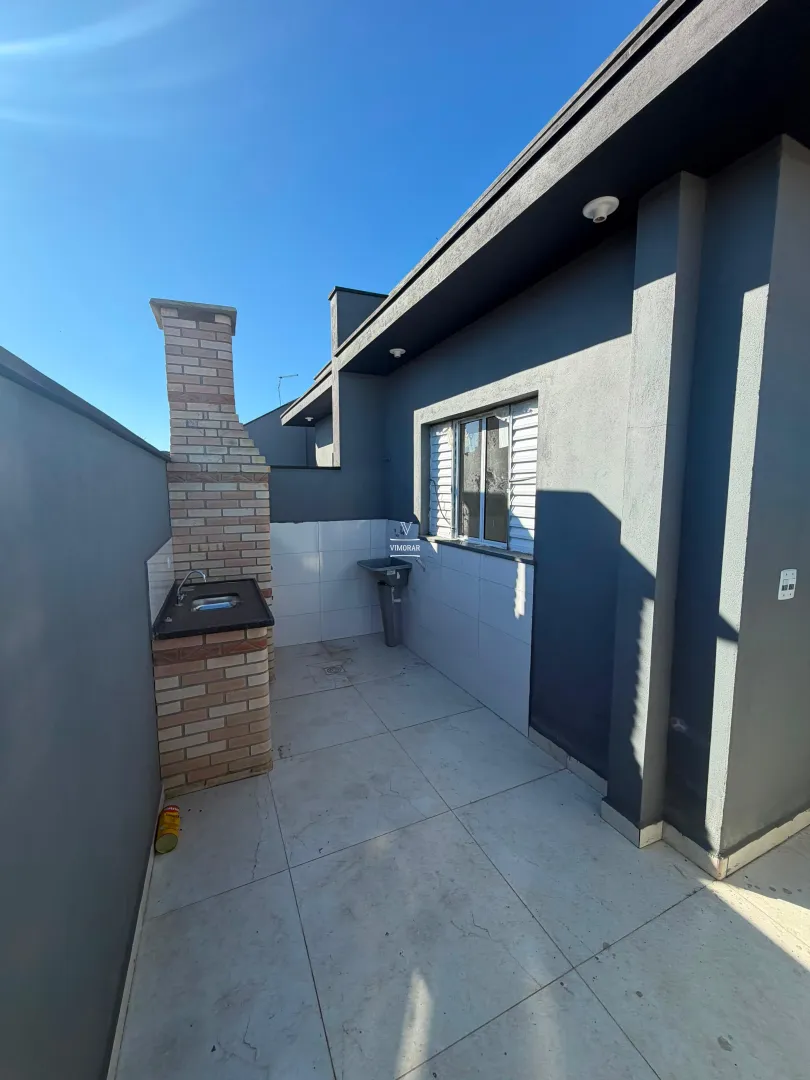 Casa t&eacute;rrea 2 dormit&oacute;rios sendo 1 su&iacute;te + 2 vagas de garagem  Itaquaquecetuba - 