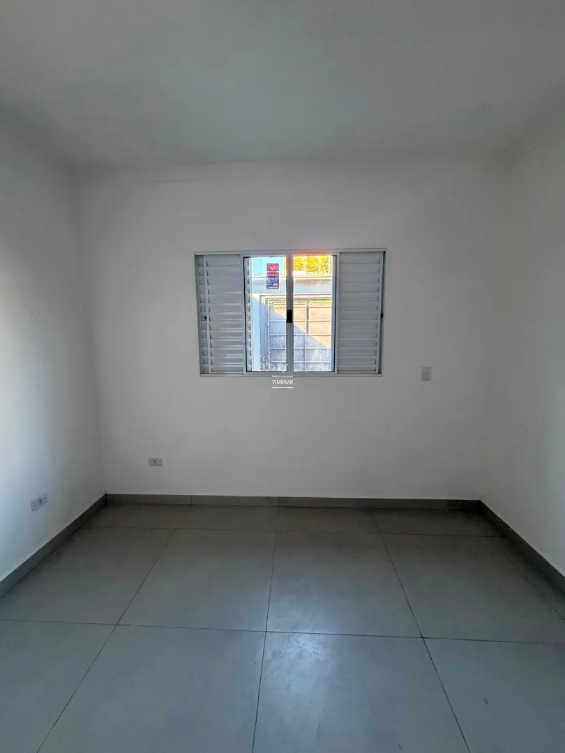Casa t&eacute;rrea 2 dormit&oacute;rios sendo 1 su&iacute;te + 2 vagas de garagem  Itaquaquecetuba - 