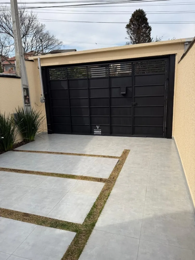 Casa t&eacute;rrea 3 dormit&oacute;rios sendo 1 su&iacute;te + 2 vagas de garagem  Arujá - 