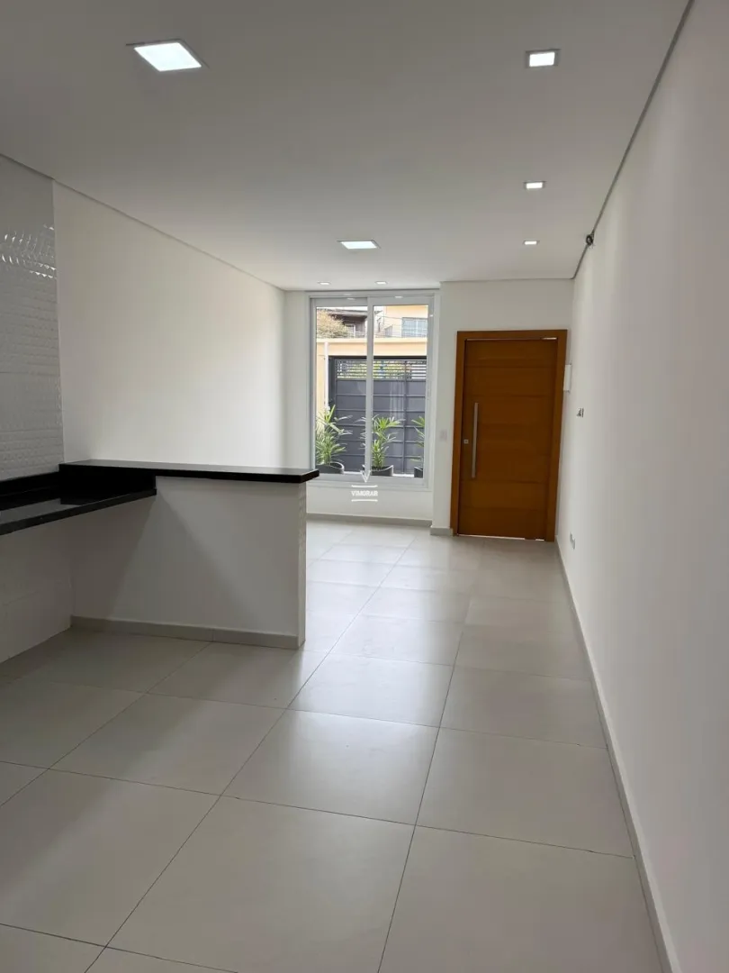 Casa t&eacute;rrea 3 dormit&oacute;rios sendo 1 su&iacute;te + 2 vagas de garagem  Arujá - 