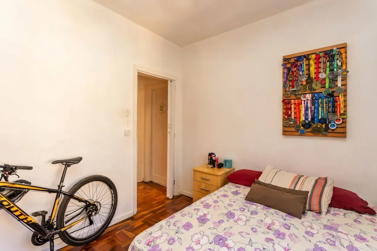 R$ 409.000 - &Oacute;TIMO APARTAMENTO - DE FRENTE - SACADA - 80M2 - 2 DORM - 2 BANHEIROS  Porto Alegre - 