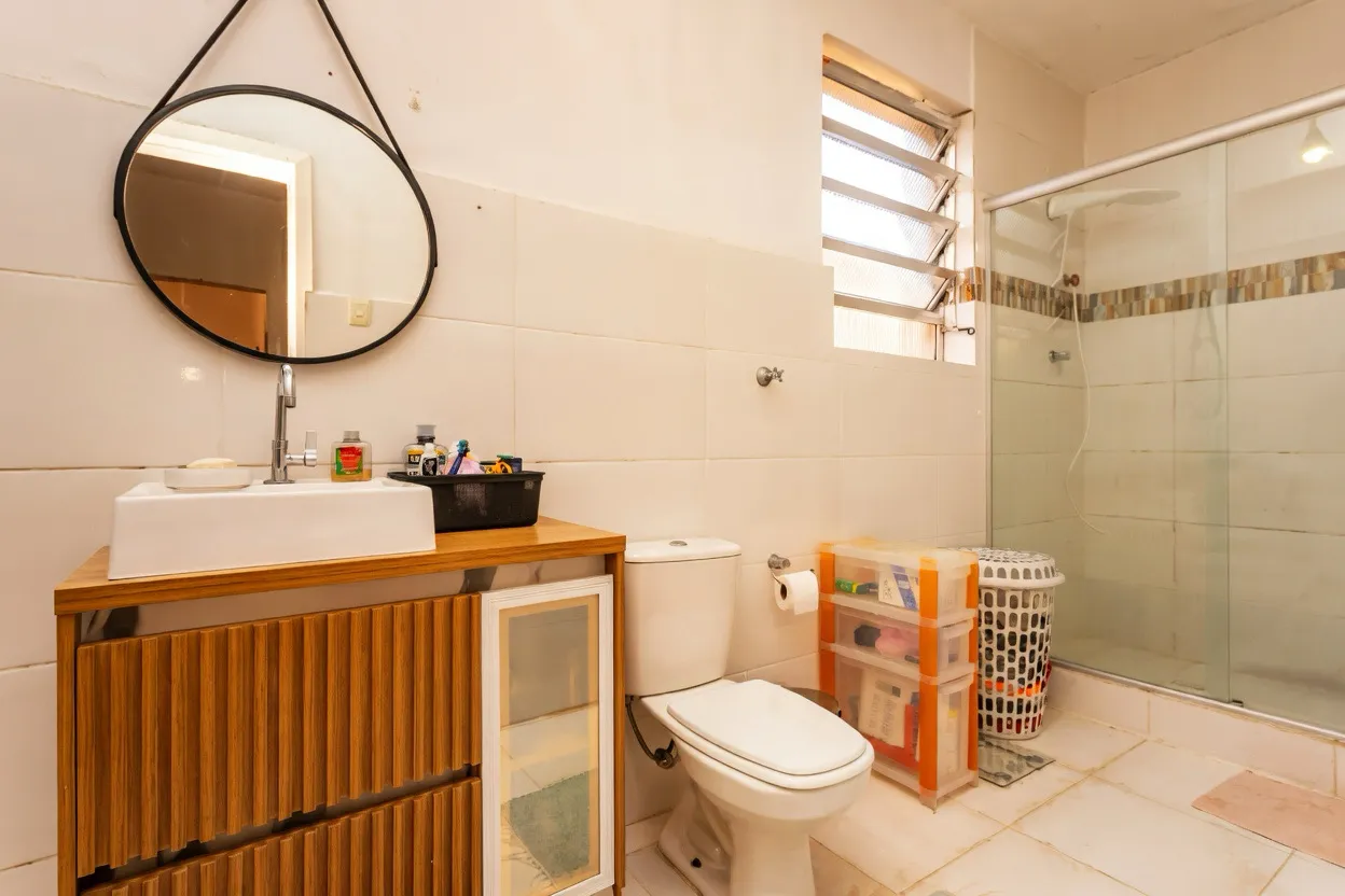 R$ 409.000 - &Oacute;TIMO APARTAMENTO - DE FRENTE - SACADA - 80M2 - 2 DORM - 2 BANHEIROS  Porto Alegre - 