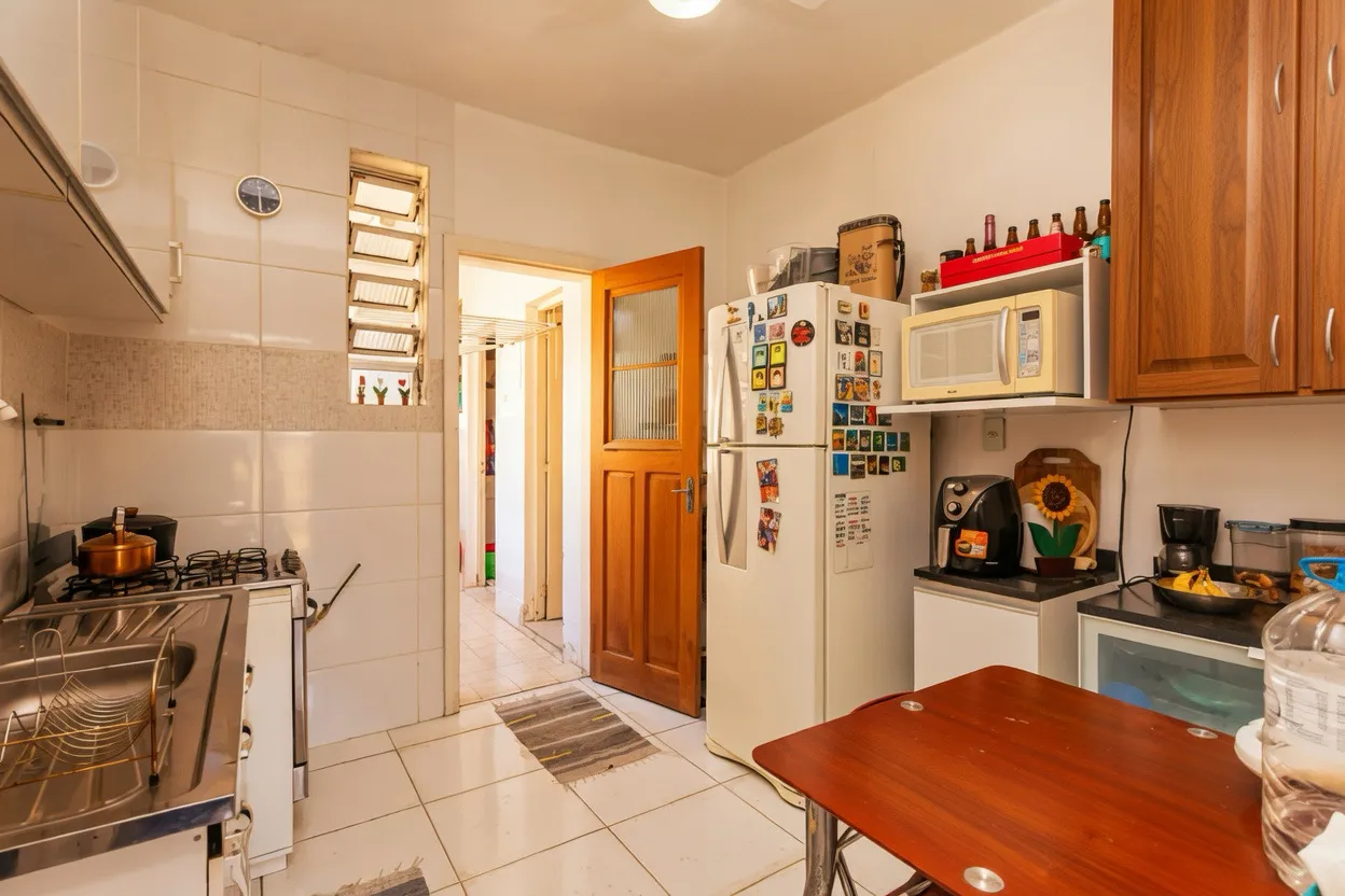 R$ 409.000 - &Oacute;TIMO APARTAMENTO - DE FRENTE - SACADA - 80M2 - 2 DORM - 2 BANHEIROS  Porto Alegre - 