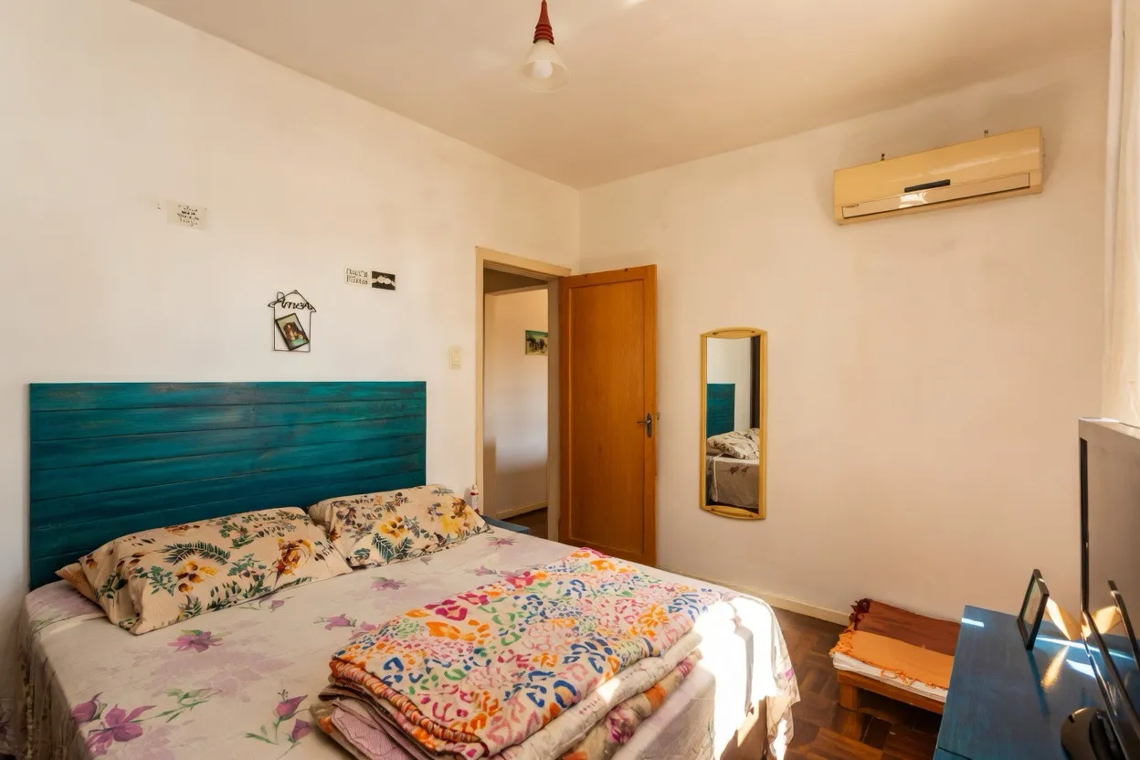 R$ 409.000 - &Oacute;TIMO APARTAMENTO - DE FRENTE - SACADA - 80M2 - 2 DORM - 2 BANHEIROS  Porto Alegre - 