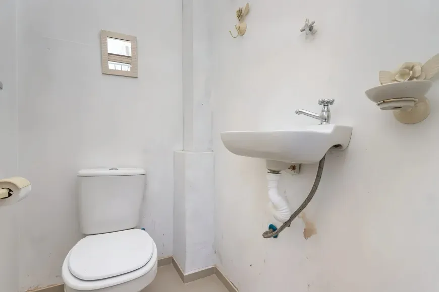 R$ 409.000 - &Oacute;TIMO APARTAMENTO - DE FRENTE - SACADA - 80M2 - 2 DORM - 2 BANHEIROS  Porto Alegre - 