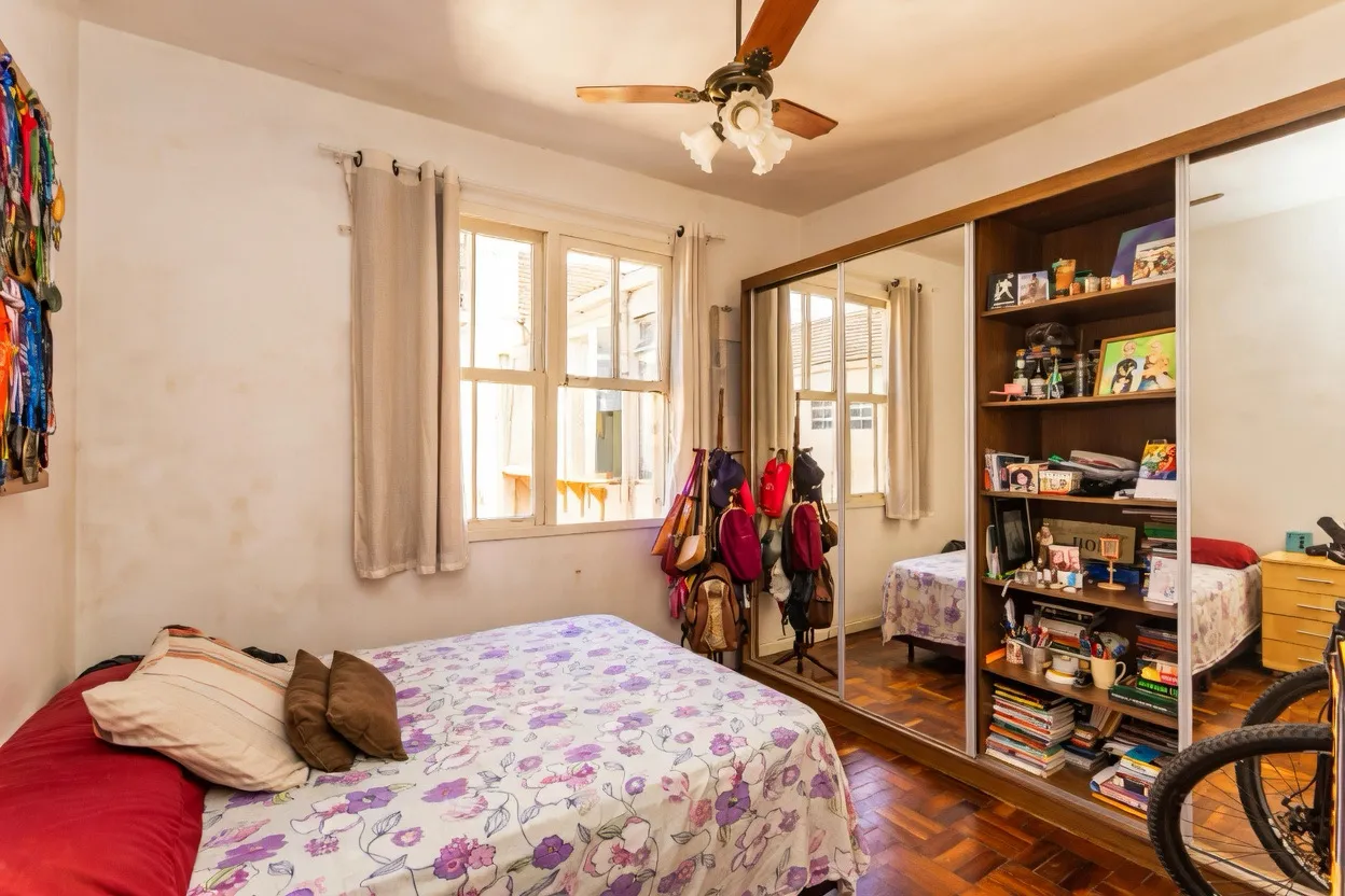 R$ 409.000 - &Oacute;TIMO APARTAMENTO - DE FRENTE - SACADA - 80M2 - 2 DORM - 2 BANHEIROS  Porto Alegre - 