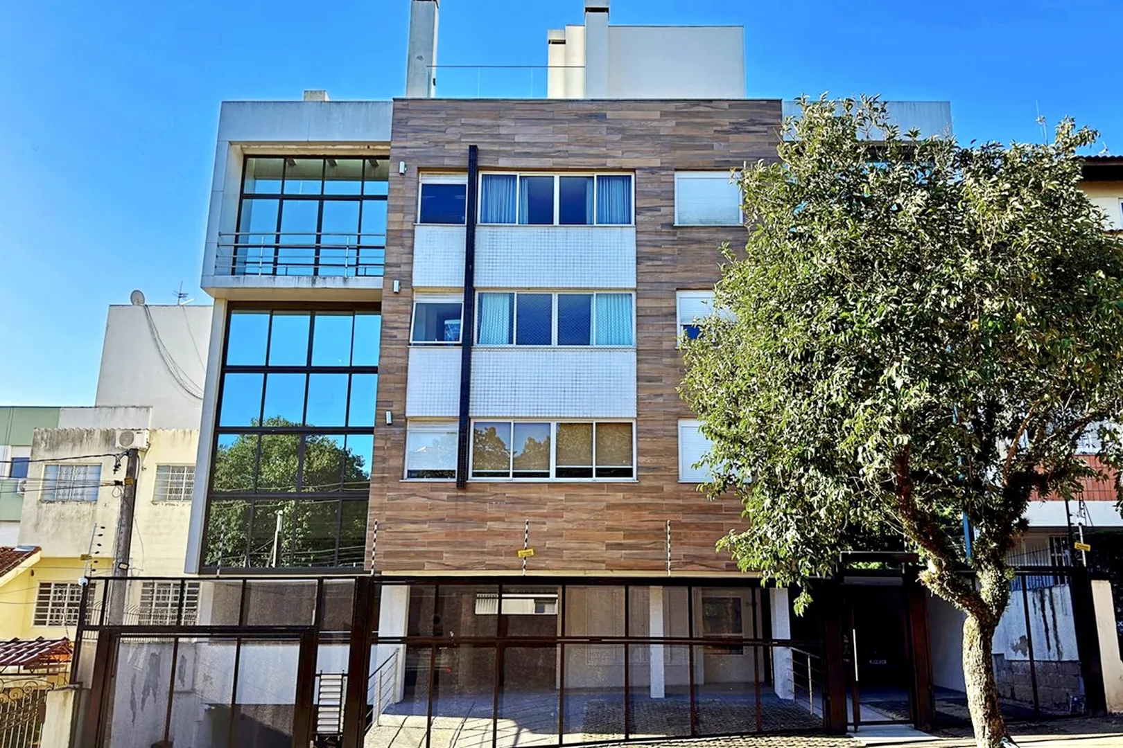 R$ 375.000 - BELO APARTAMENTO - 46M2 - 1 DORM - CHURRASQUEIRA - VISTA - 1 VAGA  Porto Alegre - 