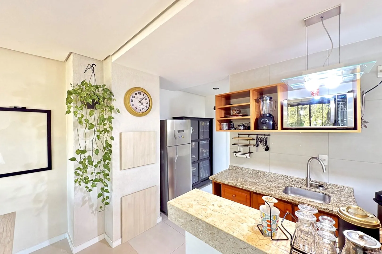 R$ 375.000 - BELO APARTAMENTO - 46M2 - 1 DORM - CHURRASQUEIRA - VISTA - 1 VAGA  Porto Alegre - 