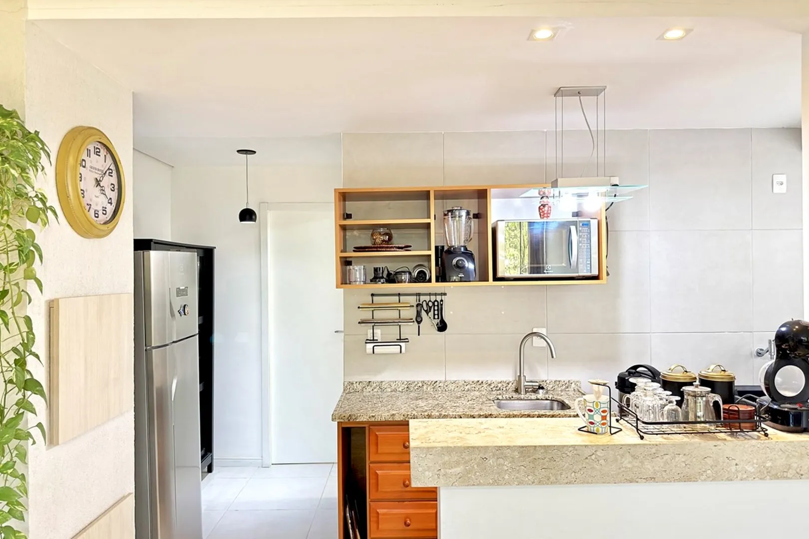 R$ 375.000 - BELO APARTAMENTO - 46M2 - 1 DORM - CHURRASQUEIRA - VISTA - 1 VAGA  Porto Alegre - 